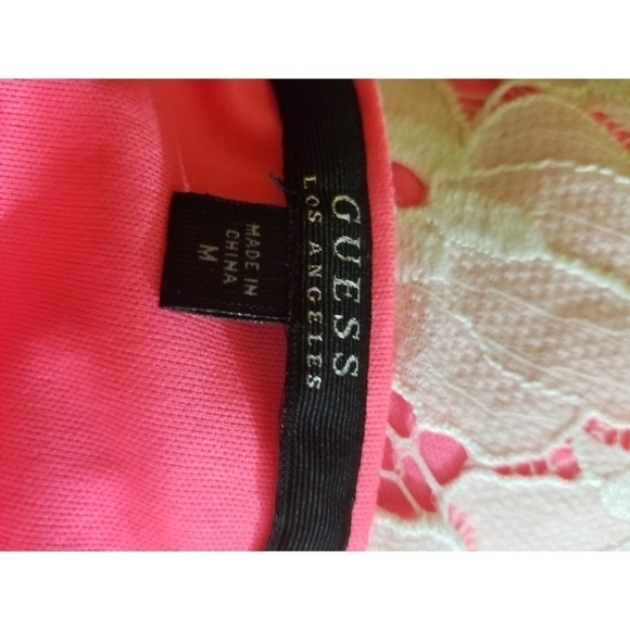 3/ $25 Guess M Cropped Top Pink White Zip Top - Picture 7 of 7